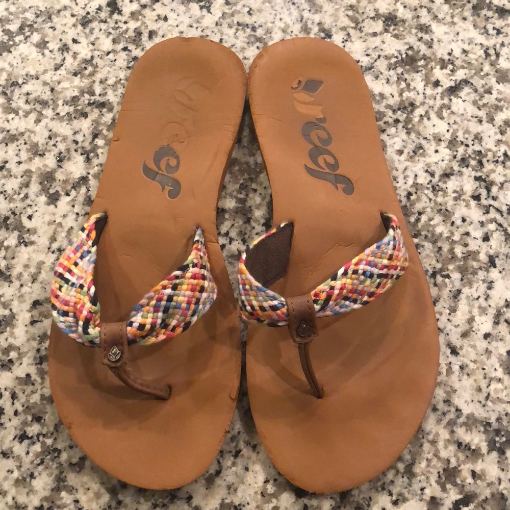Mallory Reef size 8 rainbow thong flip flop